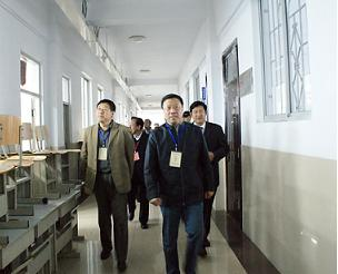國家首席獸醫(yī)師于康震、吉林省畜牧業(yè)管理局領(lǐng)導(dǎo)檢查執(zhí)業(yè)獸醫(yī)資格考試工作