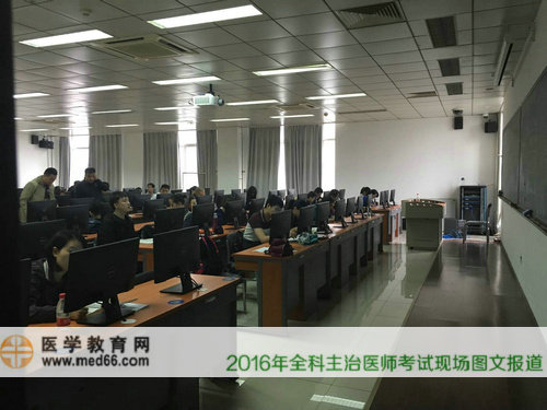 考生陸續(xù)就坐，考試即將正式開始！